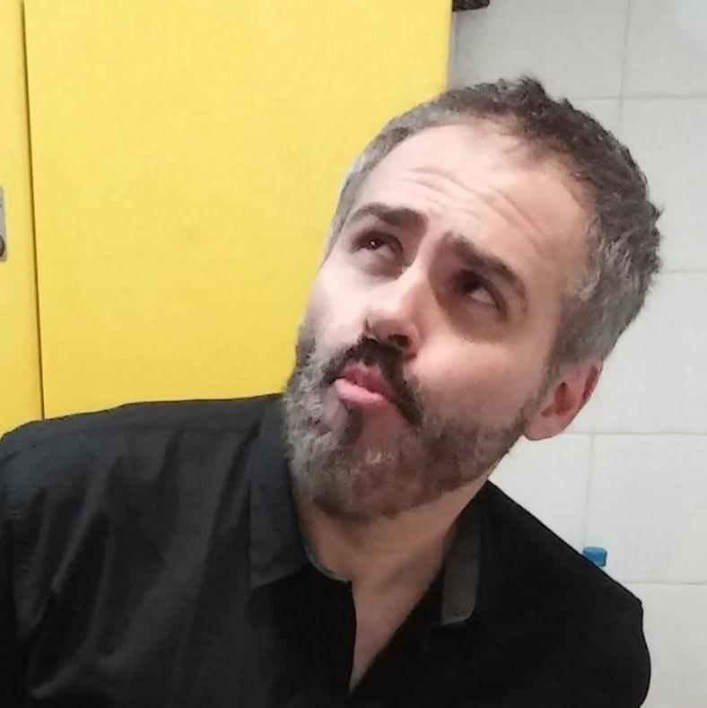 photo de profil du designer Santi