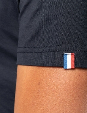drapeau français brodé sur manche de t-shirt