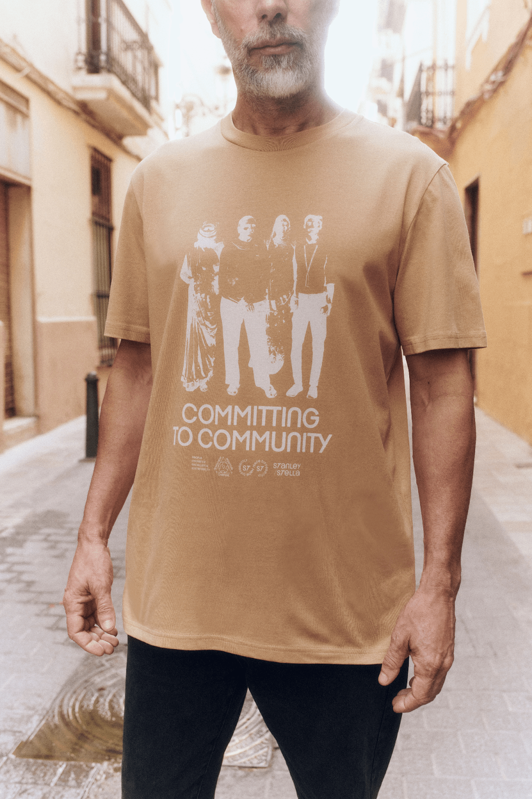 t-shirt creator 2.0 porté dans la rue