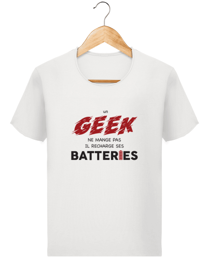  T-shirt Homme vintage Un geek ne mange pas, il recharge ses batteries par tunetoo