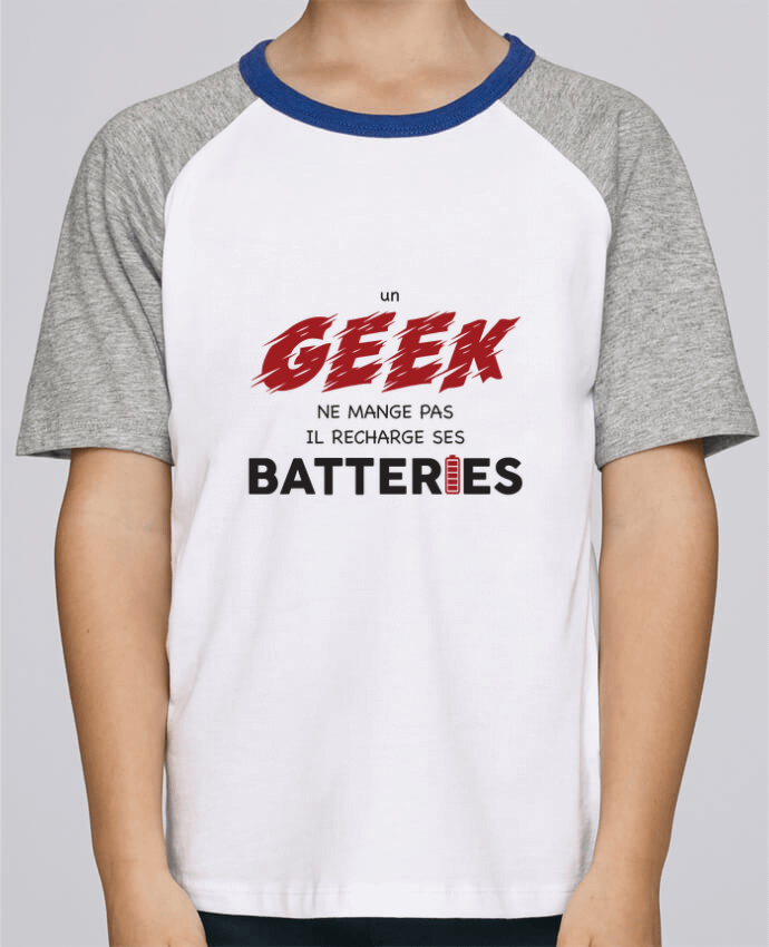 T-shirt enfant Baseball Un geek ne mange pas, il recharge ses batteries par tunetoo