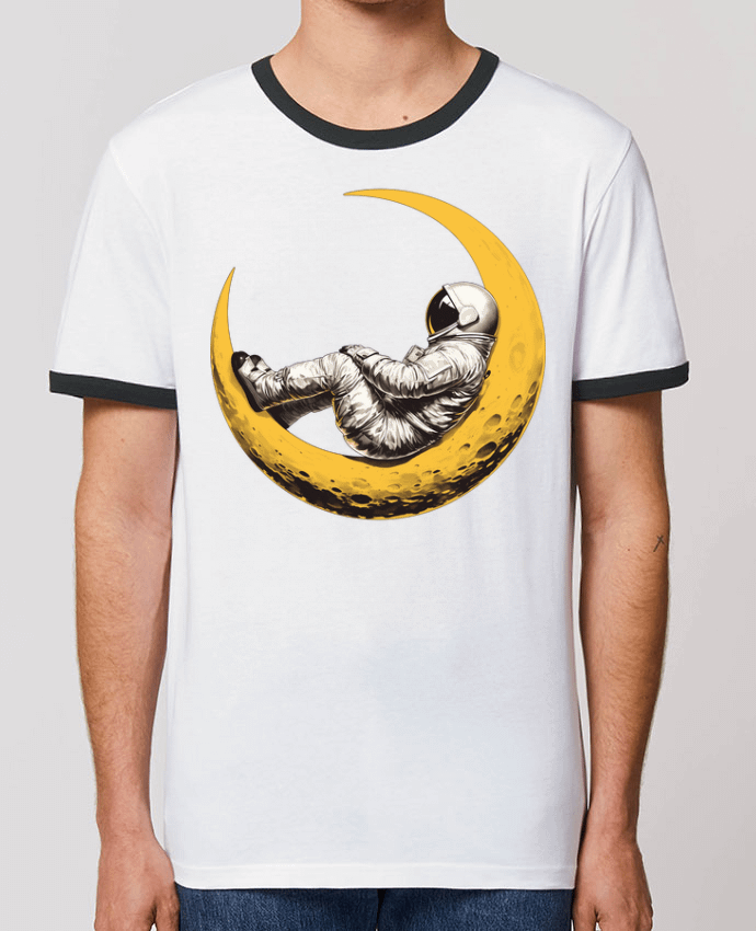 T-shirt Un astronaute sur un croissant de Lune par KronoArt