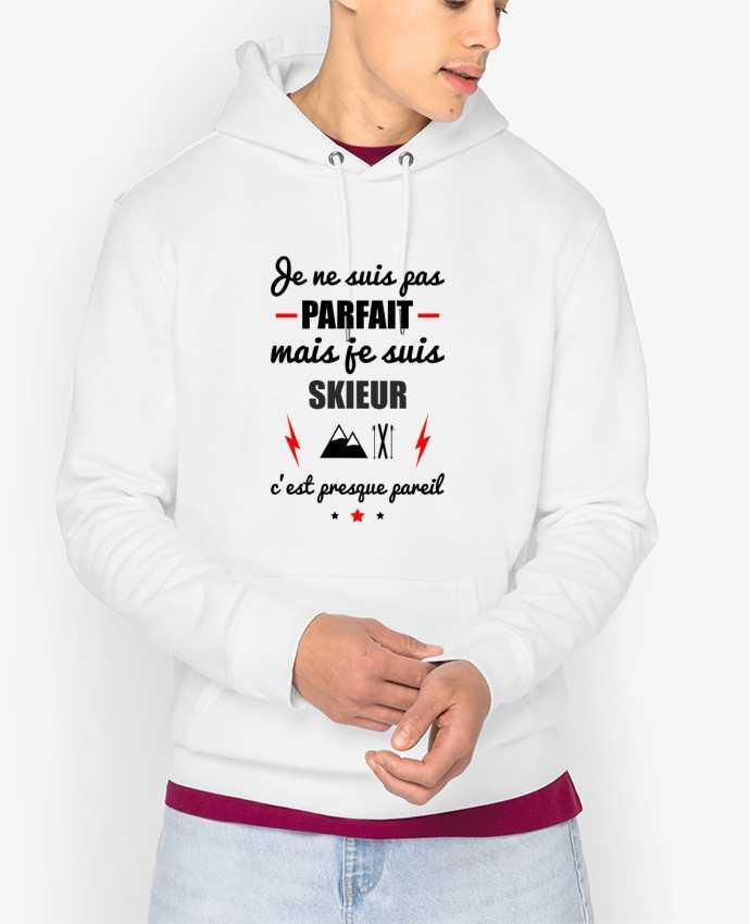 Hoodie Je ne suis pas parfait mais je suis skieur c'est presque pareil Par Benichan