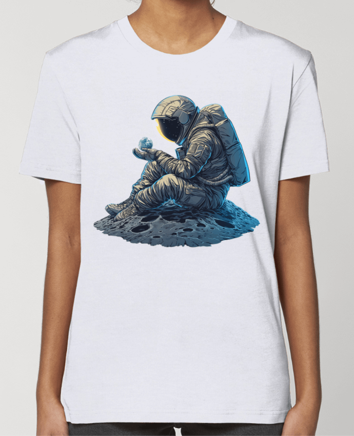 T-shirt Femme Un astronaute observe la Terre par KronoArt