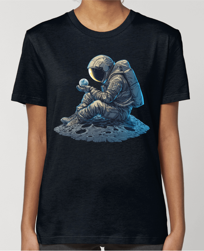 T-shirt Femme Un astronaute observe la Terre par KronoArt