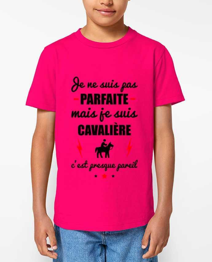 T-shirt Enfant Je ne suis pas parfaite mais je suis cavalière c'est presque pareil Par Benichan