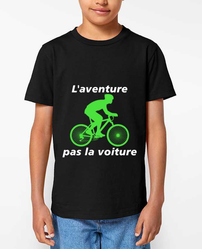 T-shirt Enfant L'aventure pas la voiture avec vélo vert Par LV-CREATOR