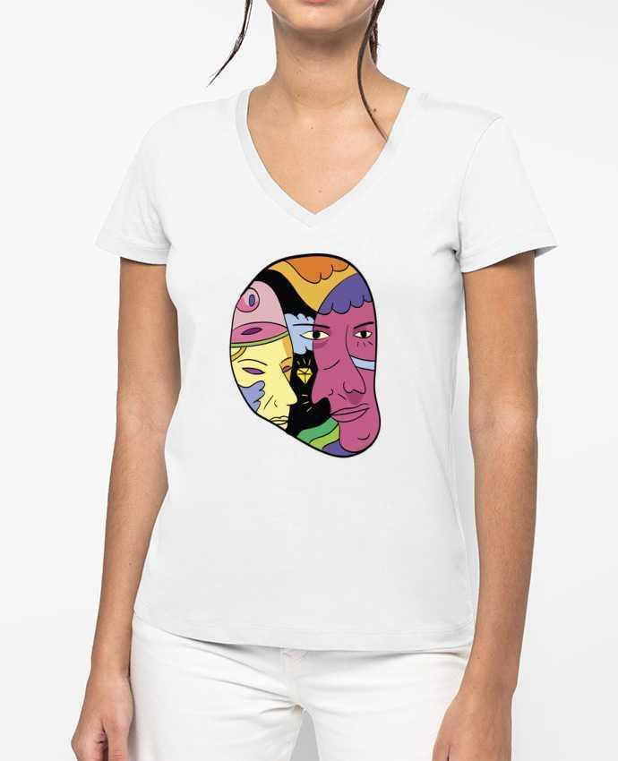 T-shirt femme col V destroyer par Arya Mularama