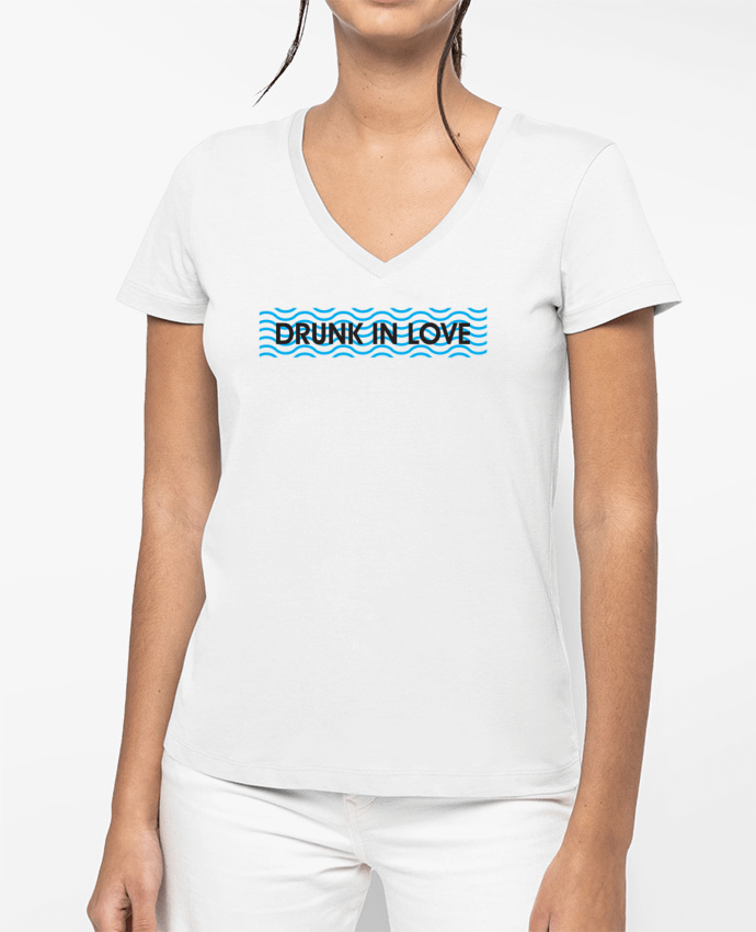 T-shirt femme col V Drunk in love par tunetoo