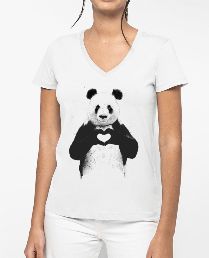 T-shirt femme col V All you need is love par Balàzs Solti