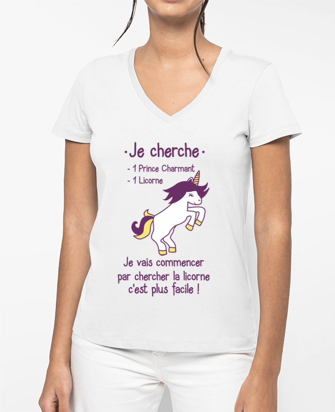 T-shirt femme col V Je cherche un prince charmant et une licorne par Benichan
