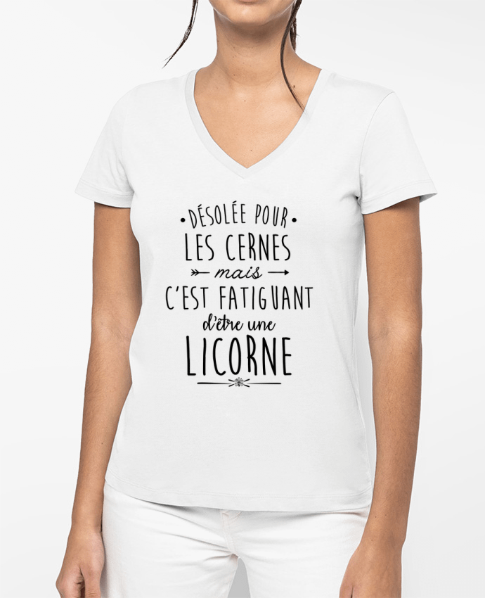 T-shirt femme col V Fatiguant d'être une licorne par La boutique de Laura