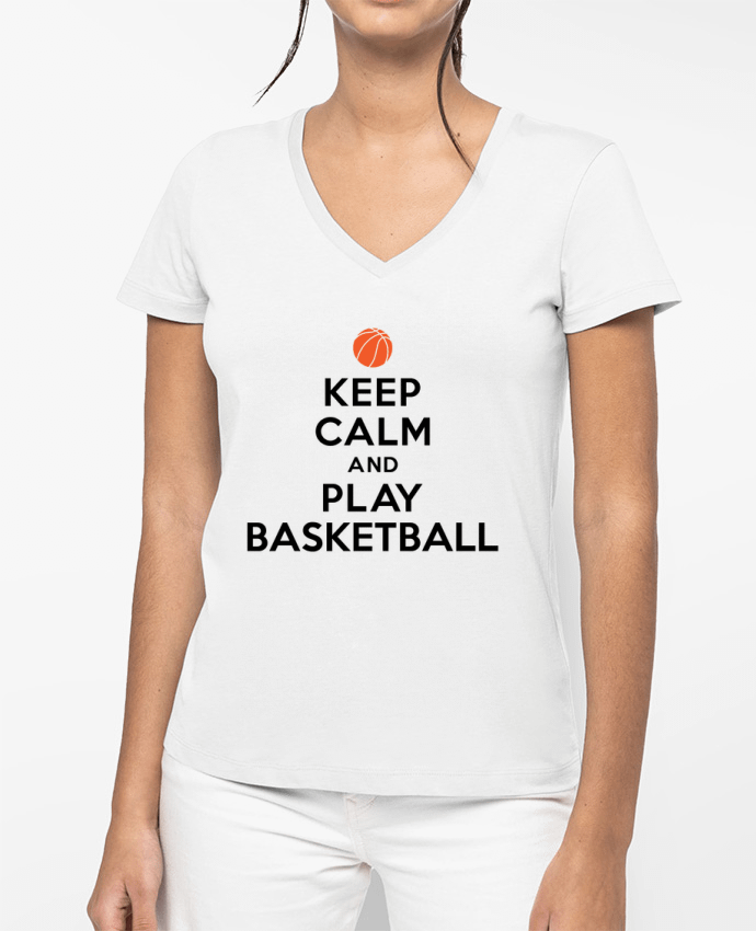 T-shirt femme col V Keep Calm And Play Basketball par Freeyourshirt.com