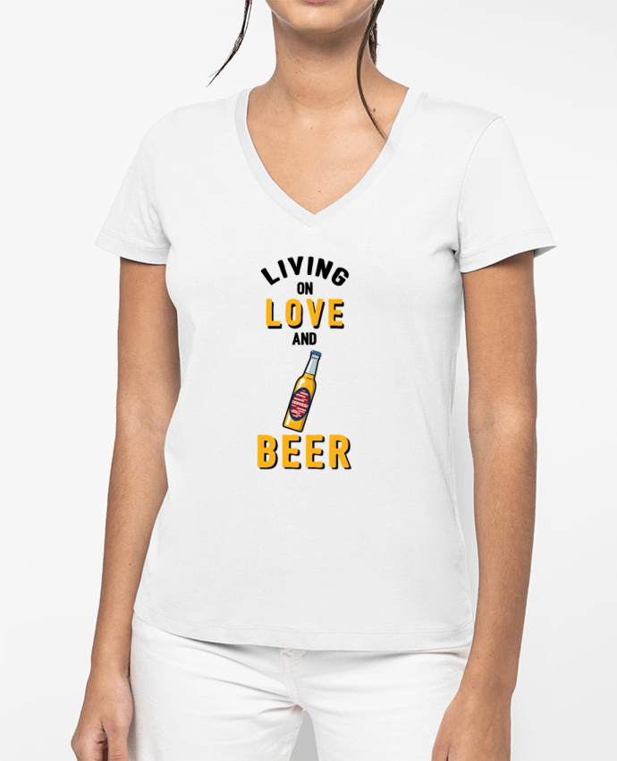 T-shirt femme col V Living on love and beer par tunetoo
