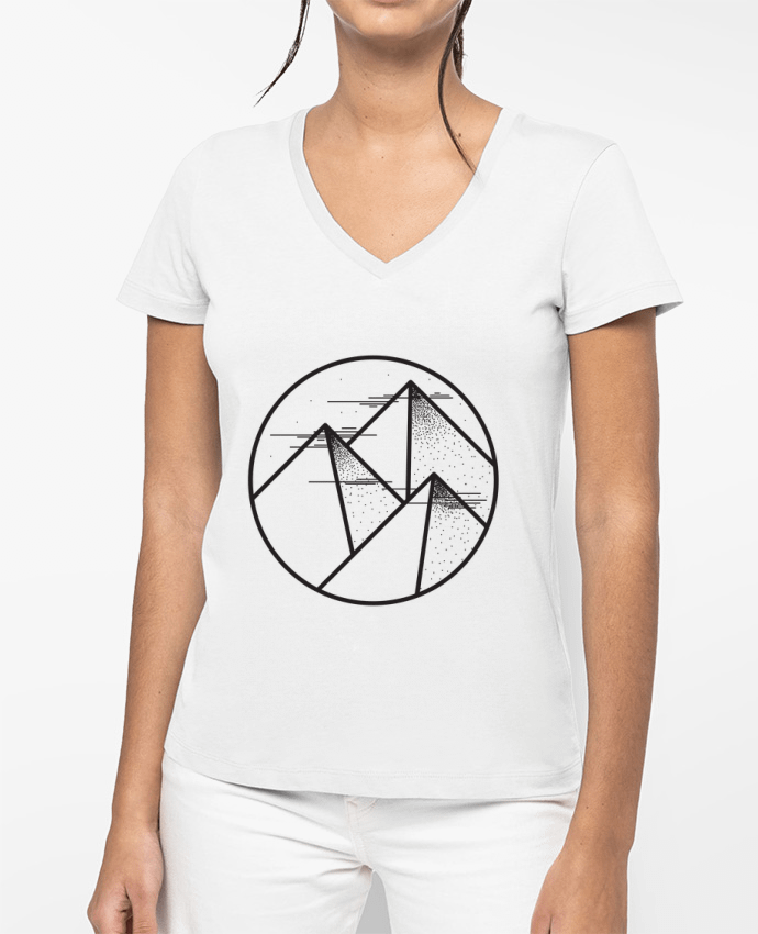 T-shirt femme col V montagne - graphique par /wait-design