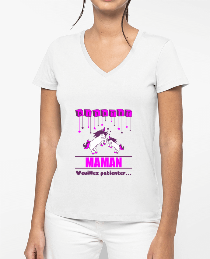 T-shirt femme col V Bientôt Maman, licorne par Benichan