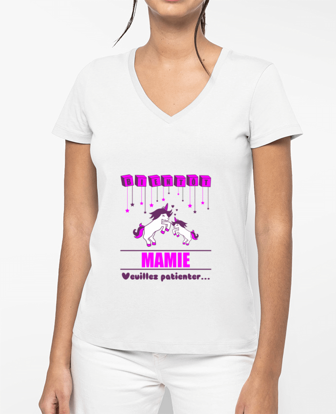 T-shirt femme col V Bientôt Mamie, licorne par Benichan