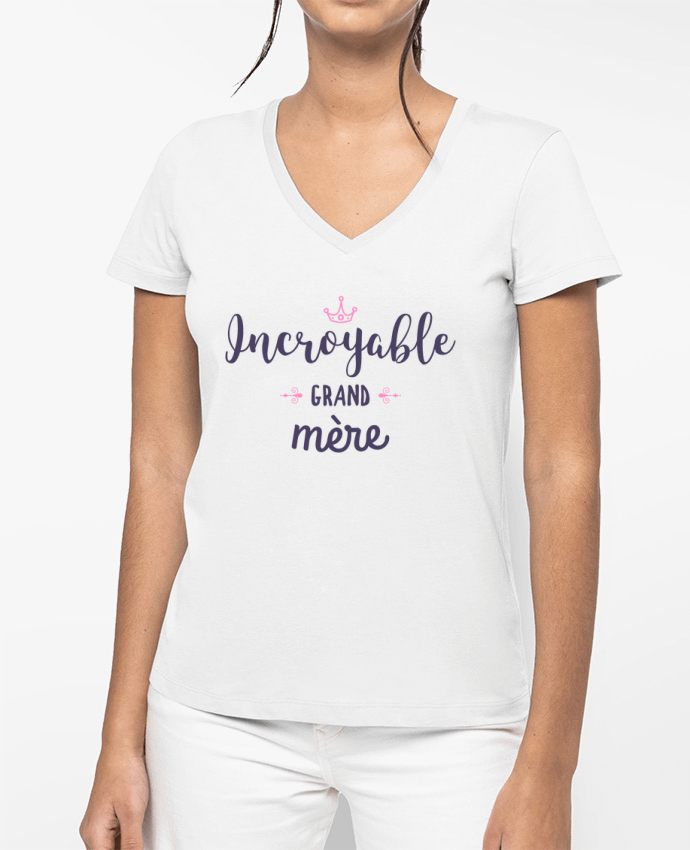 T-shirt femme col V Incroyable grand-mère par tunetoo