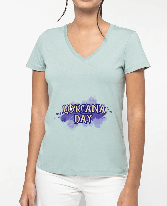 T-shirt femme col V Logo Lorcana Day par Gerome En Live