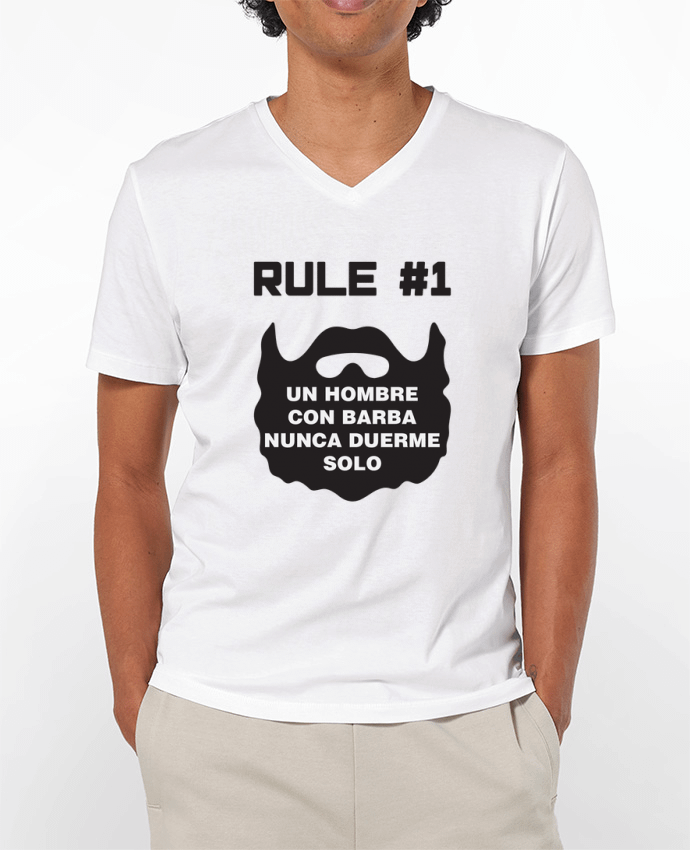 Camiseta Hombre Cuello en V 180g Barbudo - Un hombre con barba nunca duerme solo por tunetoo