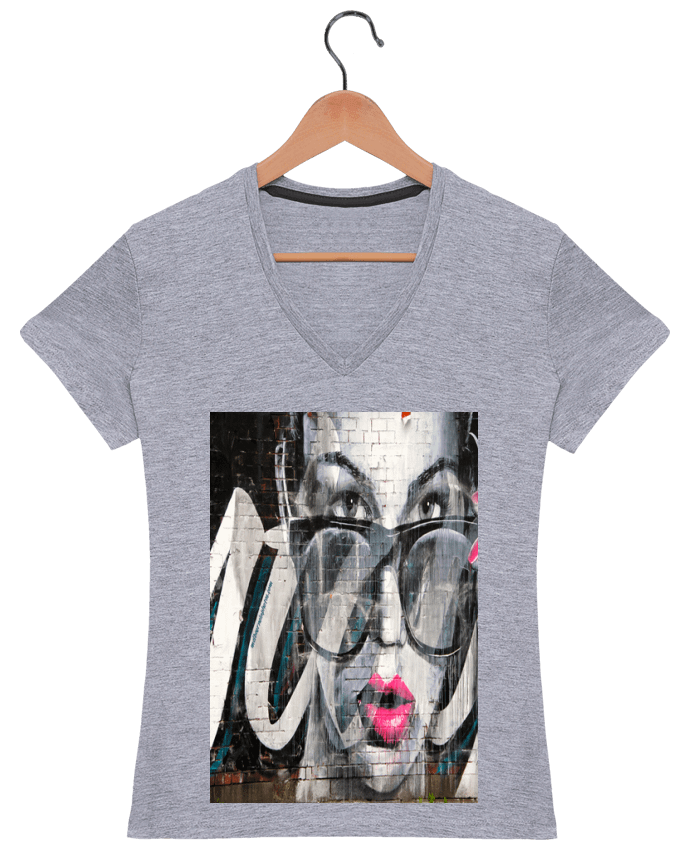 T-shirt femme col V Street Art par GirlsNightOut