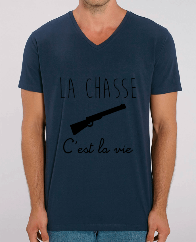 Camiseta Hombre Cuello V Stanley PRESENTER La chasse c'est la vie, chasseur por Benichan