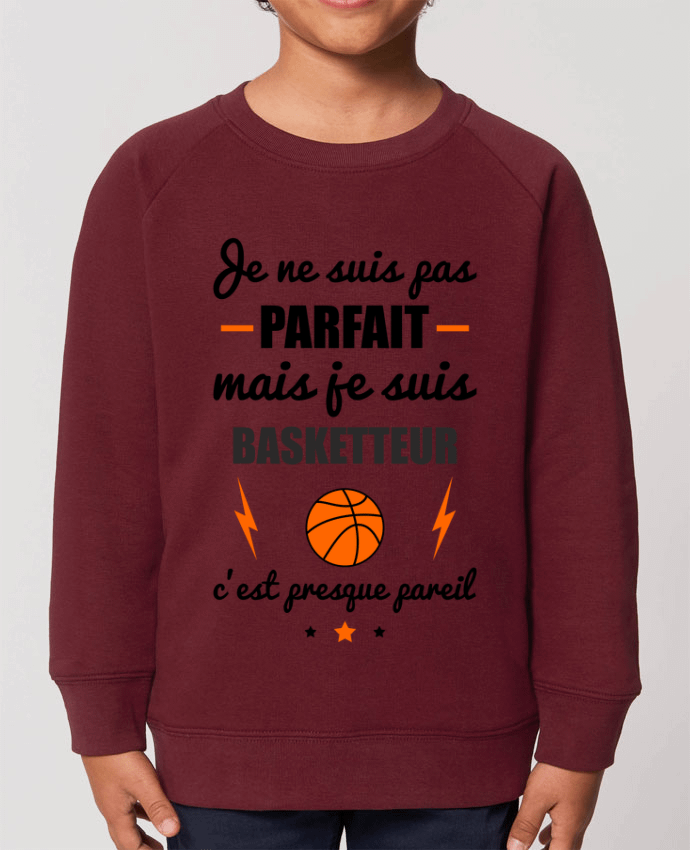 Iconic kids\' crew neck sweatshirt Mini Scouter Je ne suis pas byfait mais je suis basketteur c'est presque byeil Par  Benicha